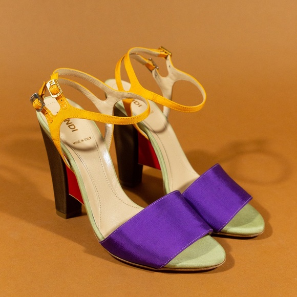 Fendi Spring 2011 ready to wear runway open toe sandals. - Picture 2 of 6